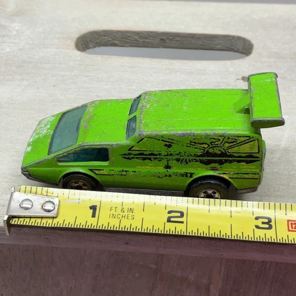 Vintage 1976 Hot Wheels Spoiler Sport Lime Green Diecast Van Hong Kong